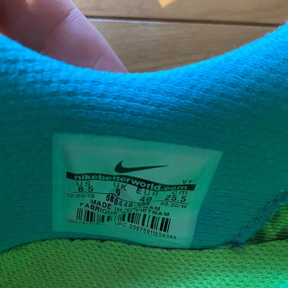 2/$75 💥- SHOES | Women’s Nike size 8.5 runners - Picture 2 of 4